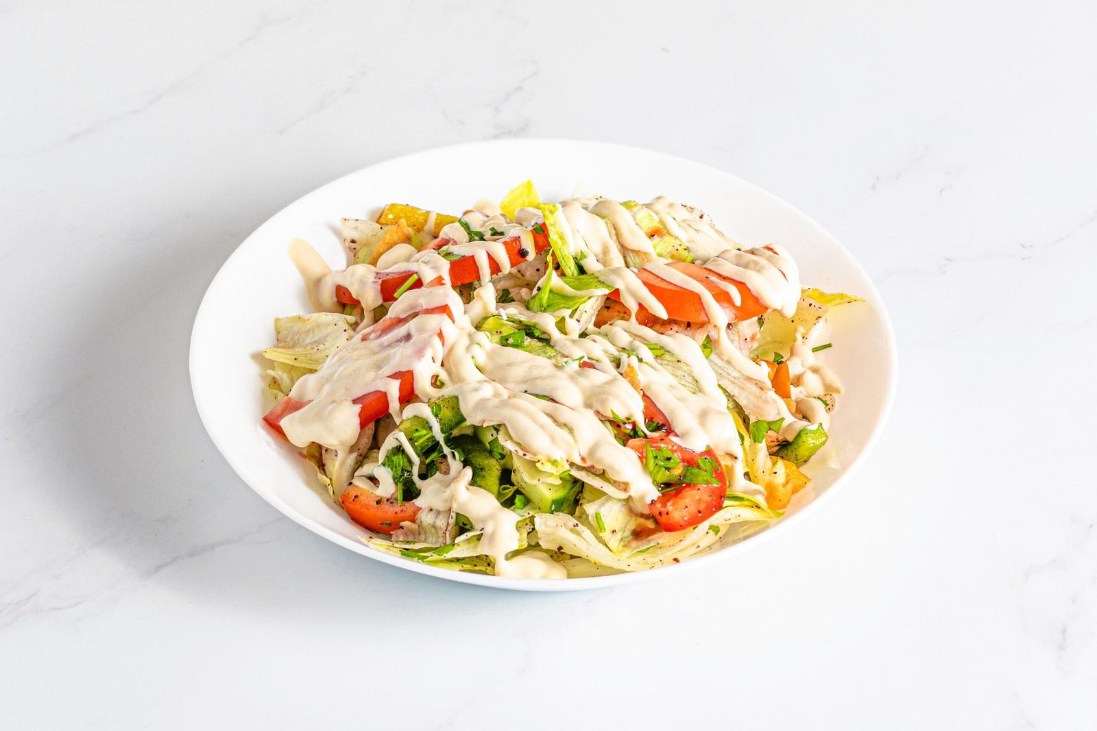 Ensalada con salsa tahini