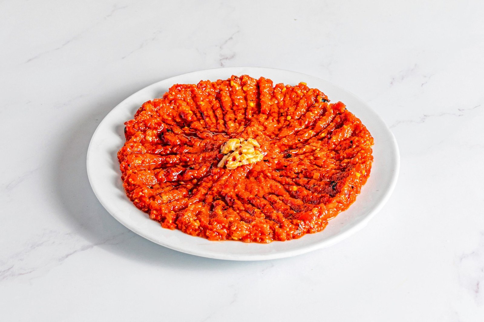 Muhammara de pimiento rojo con nueces y aceite de oliva