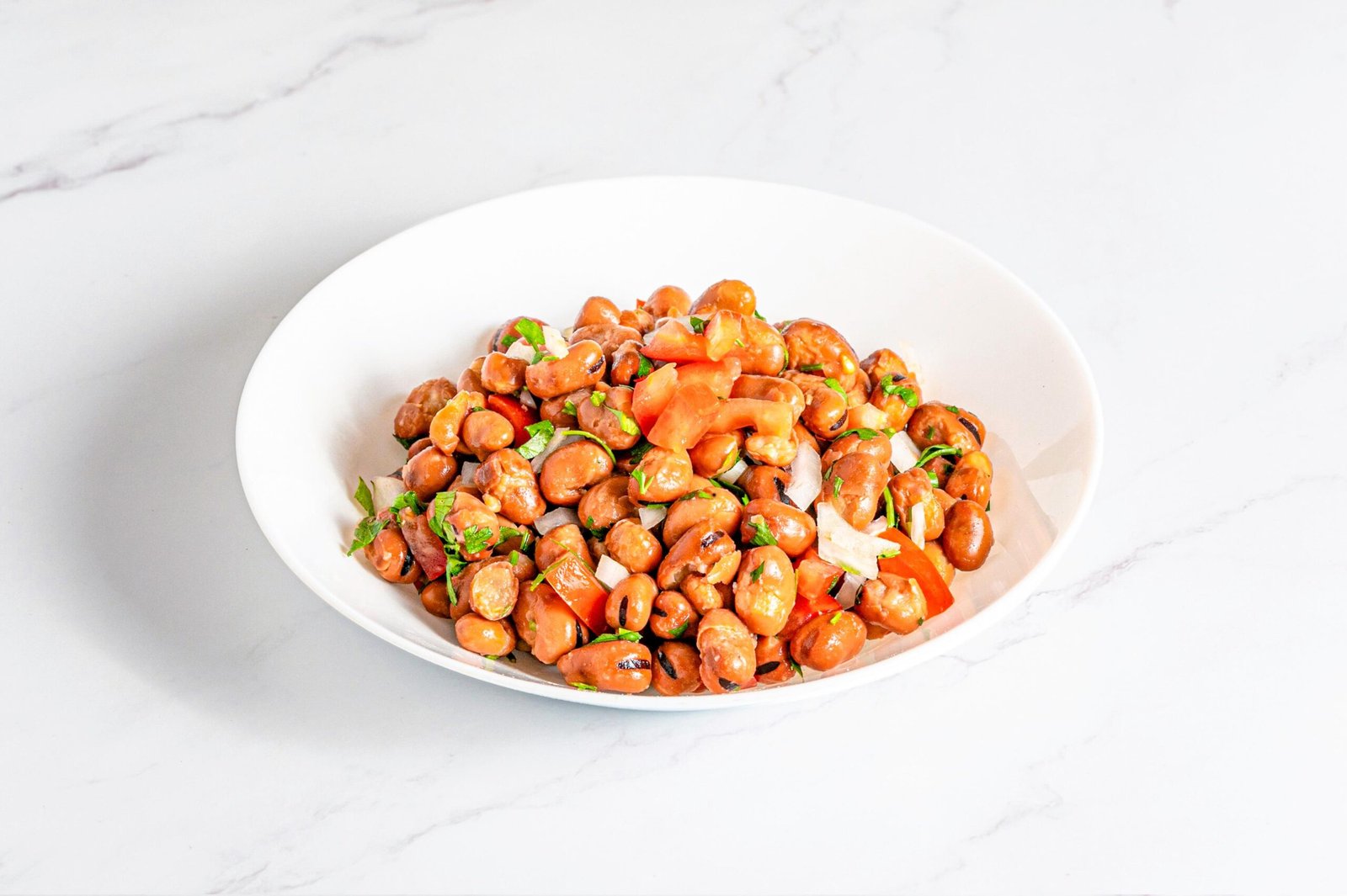 Ensalada de habas con tomate