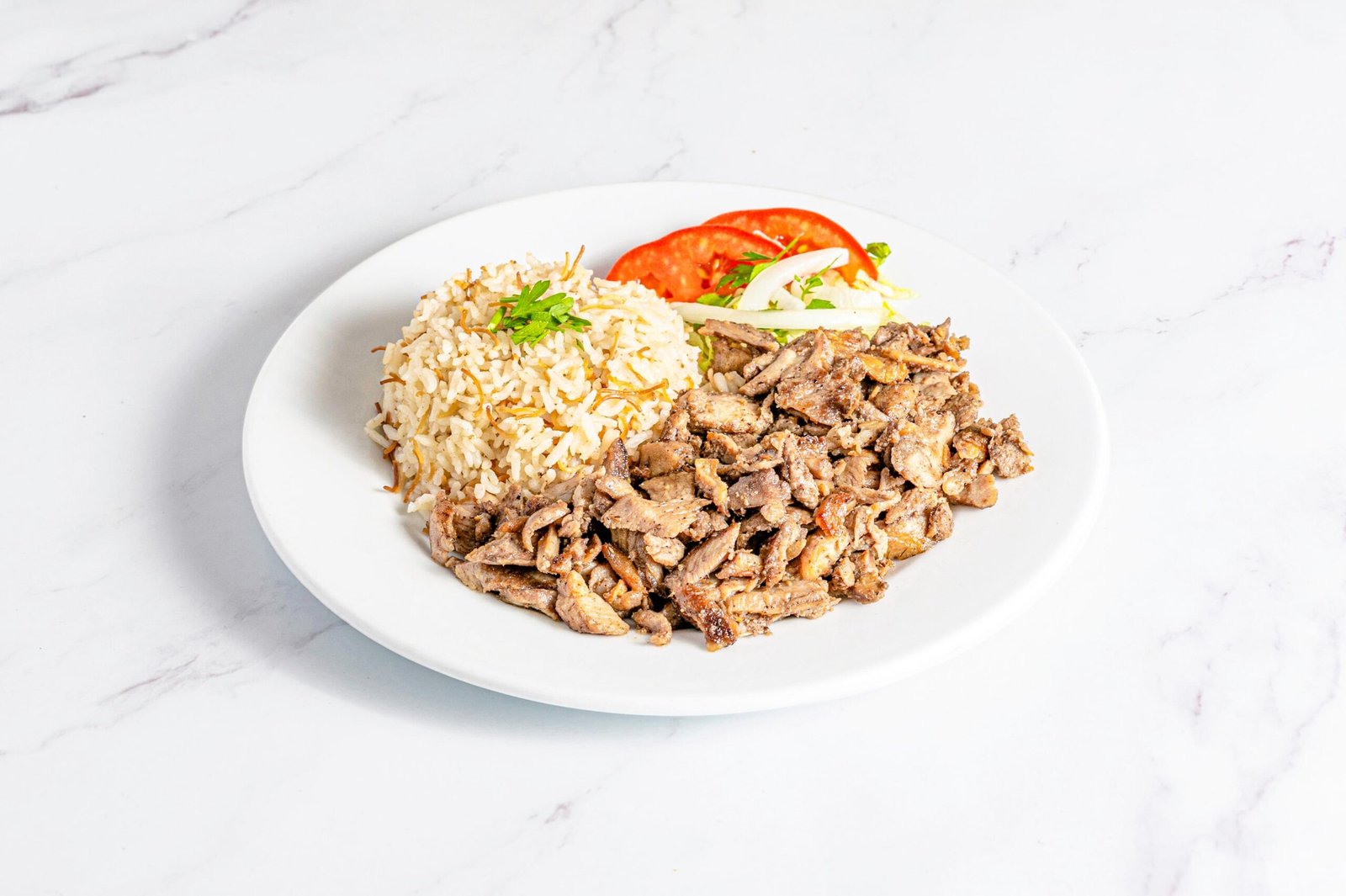 Shawarma de pollo con arroz y ensalada